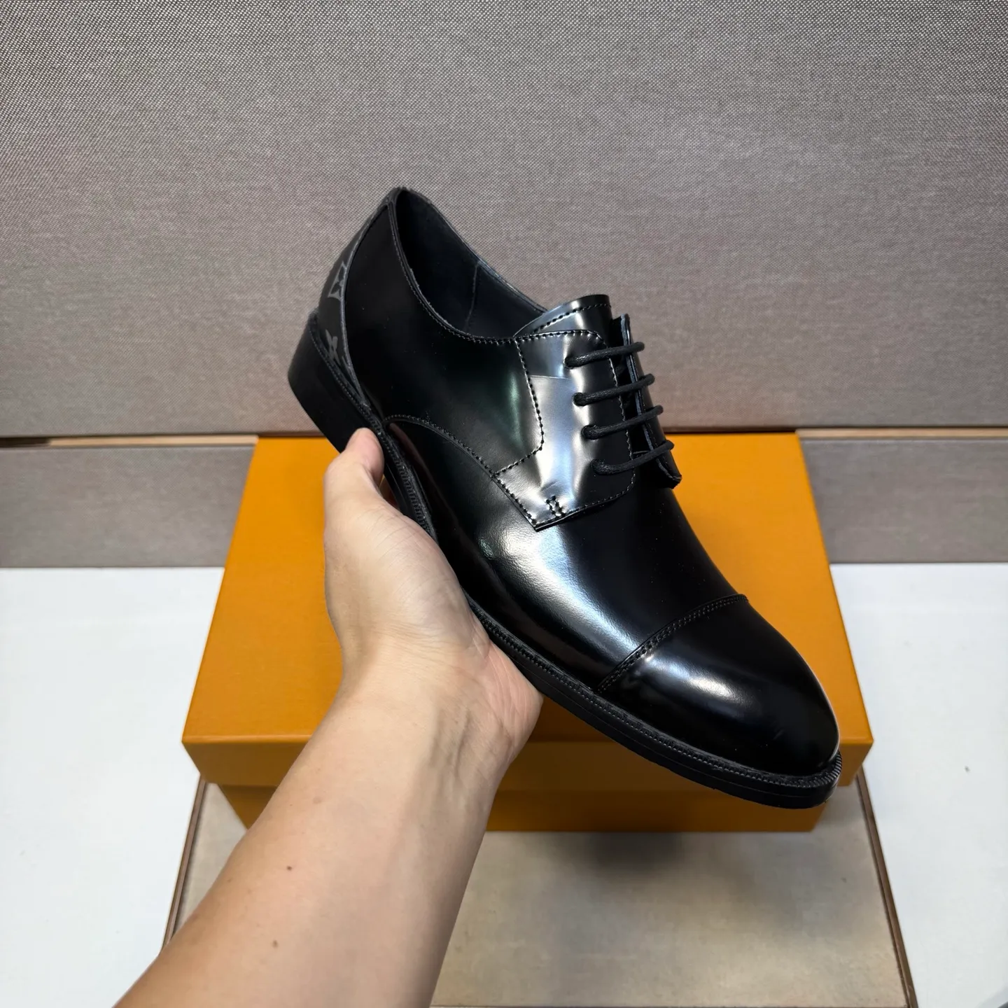 Men's men's shoes 💰pp500 [LV～] Men's casual formal leather shoes 2025z cabinet sales simultaneously 🔶Size: 38-44 #️⃣ 🔷2 colors🔜The upper is made of cowhide stitching ➕Cowhide lining, comfortable and breathable, sole: original comfortable and wear-resistant outsole, ⚠️real thing📱photographed🎬real thing is better📢📢📢